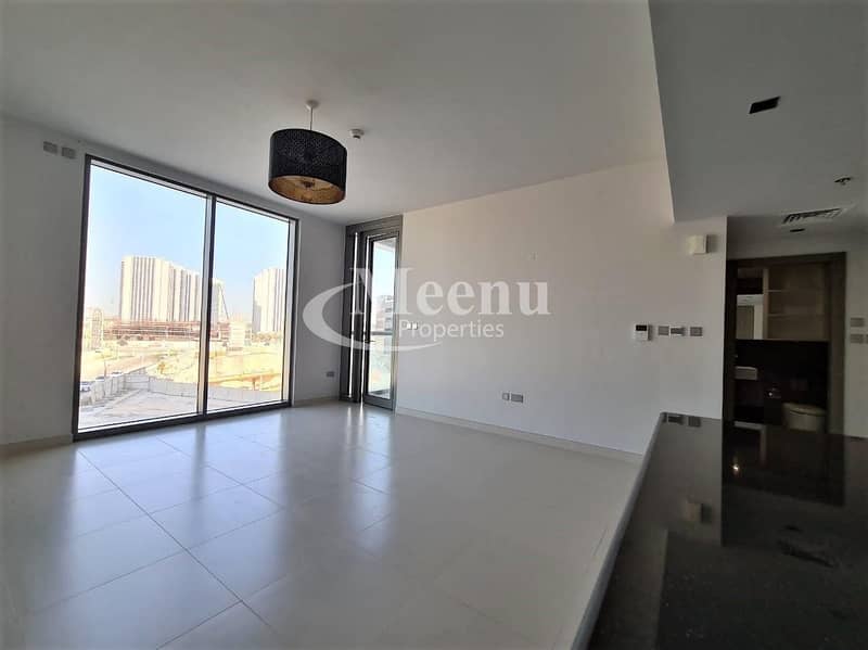 Amazing deal! Invest in this Breathtaking 1 Bedroom Apartment | w/ Balcony