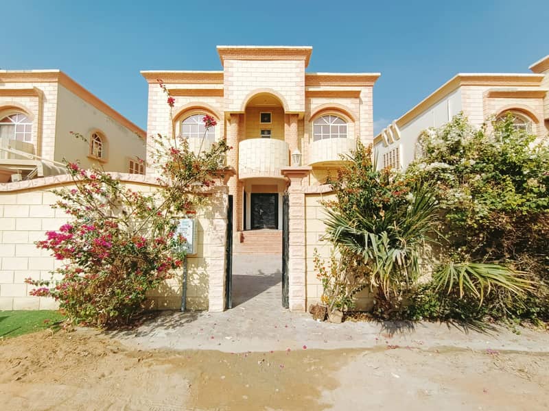 Villa for rent in Ajman, Al Mowaihat area, consisting of
 5 rooms, a board,