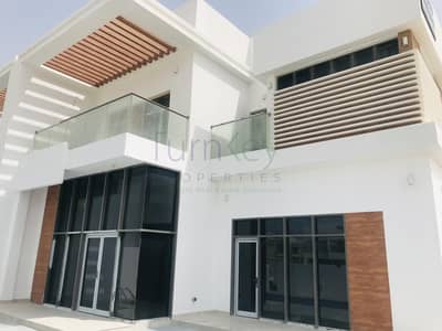 Modern 5 BR Villa With Pvt Pool I Vacant