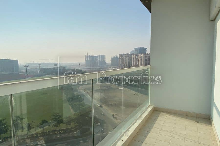 6 Spacious 1 Bedroom | Stadium View | Prime Location