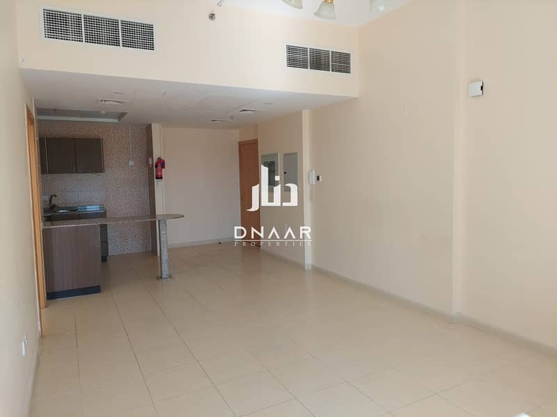 位于迪拜公寓大楼，桑多斯兰花公寓 1 卧室的公寓 30000 AED - 5557392