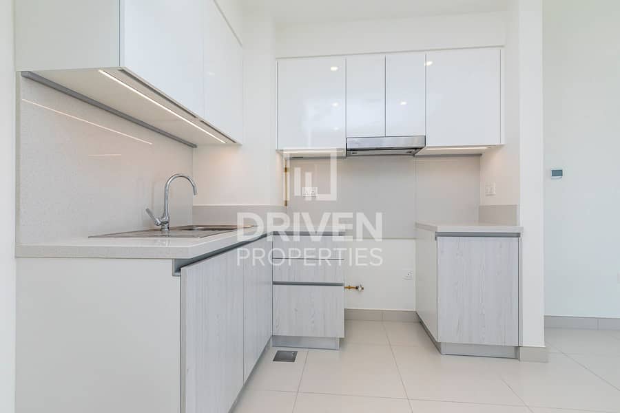 16 Brand New Apt | Chiller Free | Park View