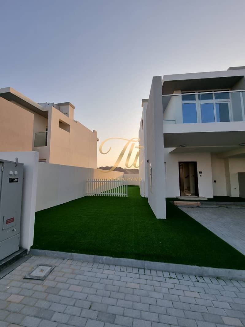 Move to your own villa and enjoy the beauty of the natural landscapes Move to your own villa and enjoy the beauty of the natural landscapes