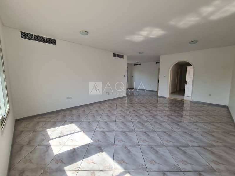 7 Villa for Commercial Use | Jumeirah Road
