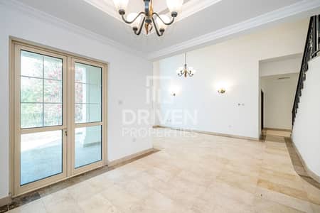 4 Bedroom Villa for Rent in Jumeirah Islands, Dubai - Stunning and Spacious Villa w/ Lake View