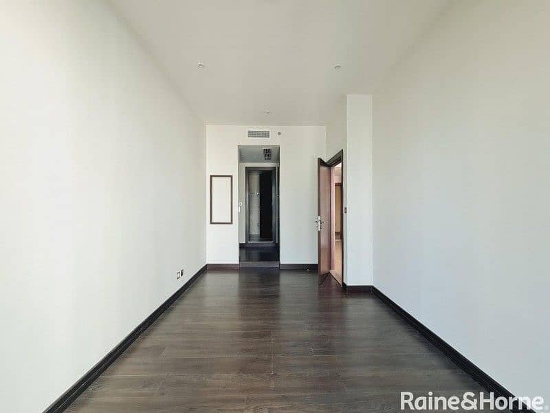 8 Beautifully Maintained | Canal & Burj view | Smart home | Available immediat