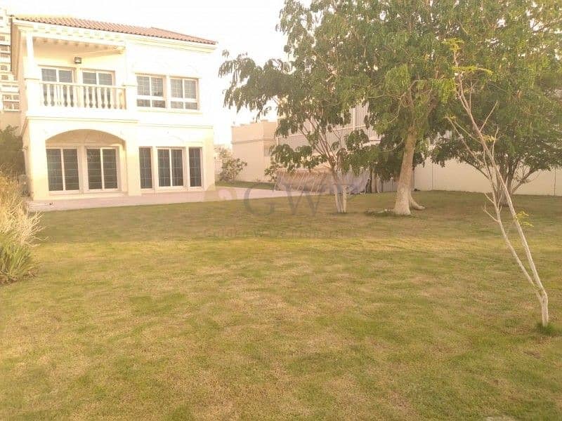 Vacant Villa | Close to Park | Extendable | 7000 Plot