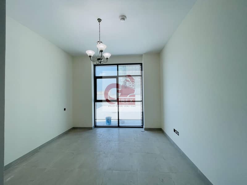 شقة في شارع الشيخ زايد 2 غرف 62990 درهم - 5560924