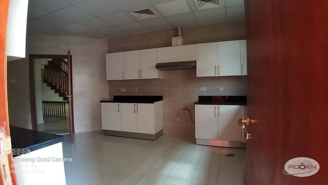Spacious Commercial 4 bedroom villa for rent
