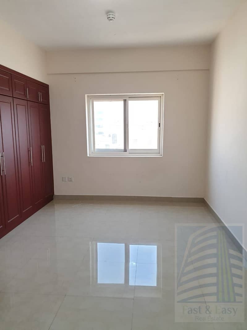 C/ac Studio Flat in Family Building with Parking  for rent in  Al Muteena, Deira