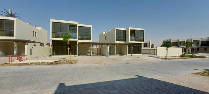 6 Bedroom Villa for Sale in DAMAC Hills 2 (Akoya by DAMAC), Dubai - LUXURIOUS HUGE VILLA, 6 BEDROOMS, BEAUTIFUL HOUSE