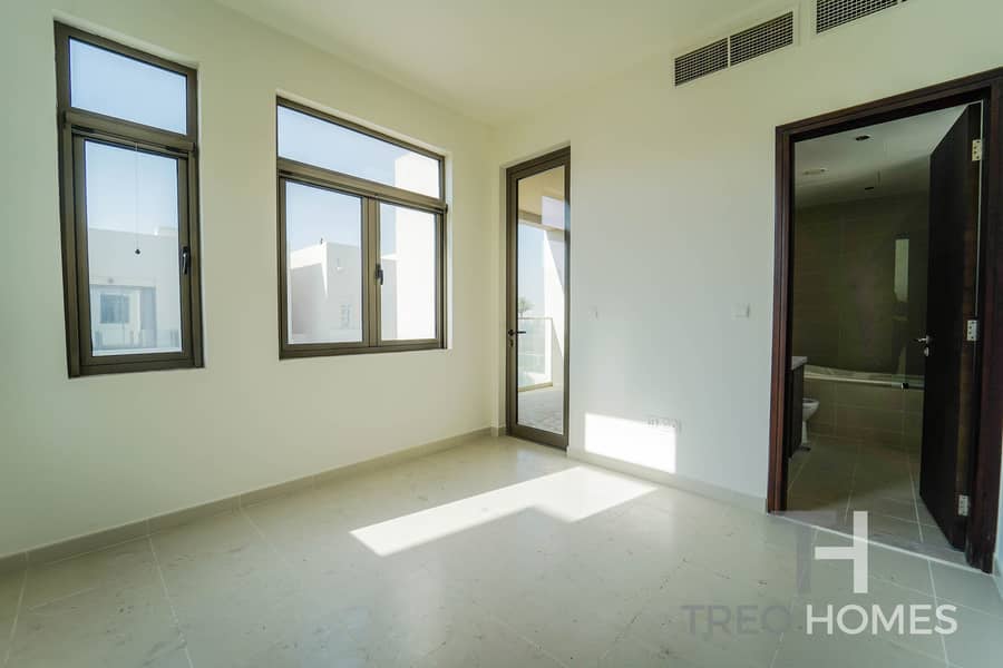 10 3 Bed + Study |Type J| Ideal Location