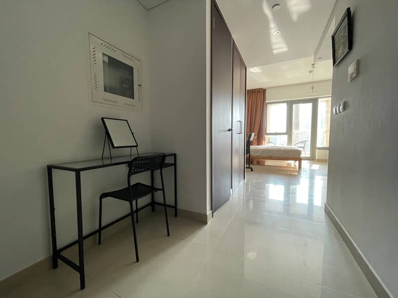 6 Fully Furnished | High Floor | Street View
