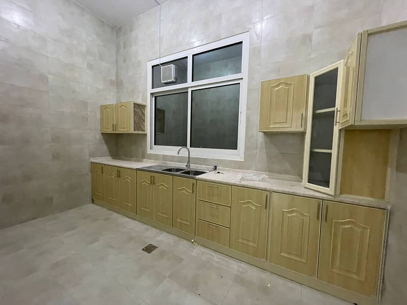 Квартира в Аль Шамха, 3 cпальни, 50000 AED - 5562930