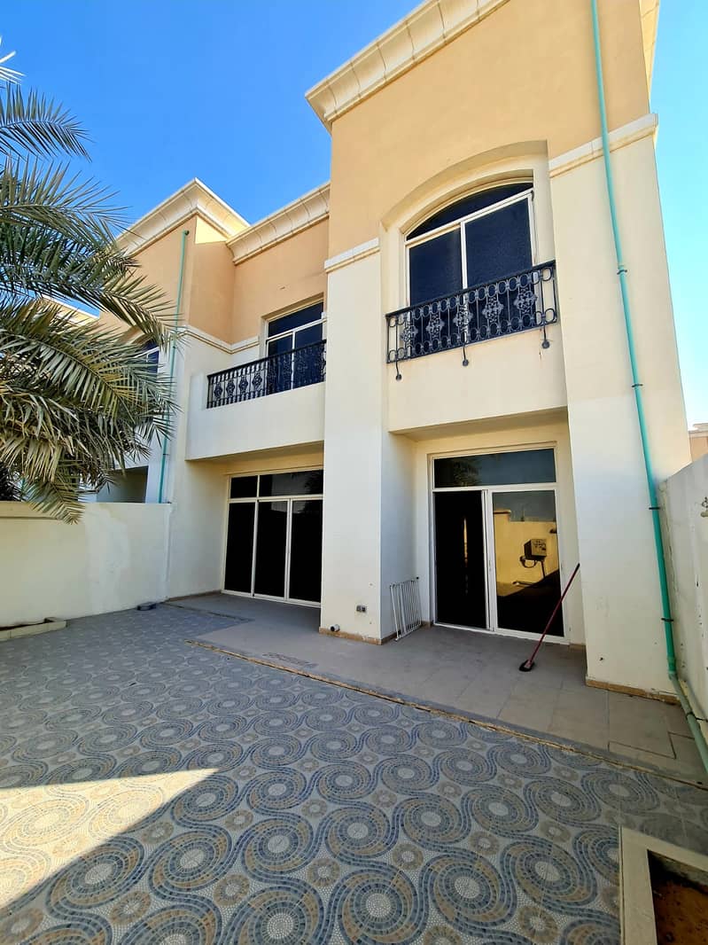 GORGEOUS 3 BEDROOMS HALL VILLA WITH PRIVATE YARD AT MBZ || 105K