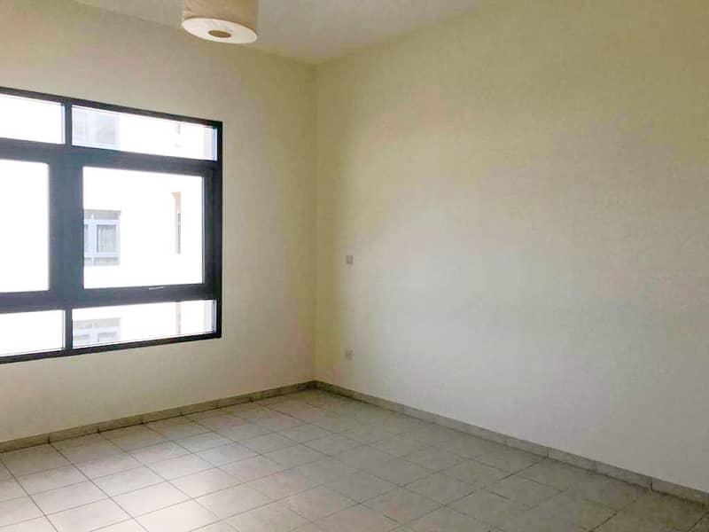 6 3 BHK laundry / Partial pool view / Immaculate