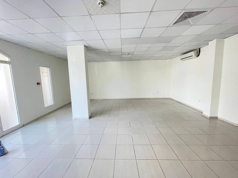 Full ready Shoop for rent suitable for store with office easy access for parking