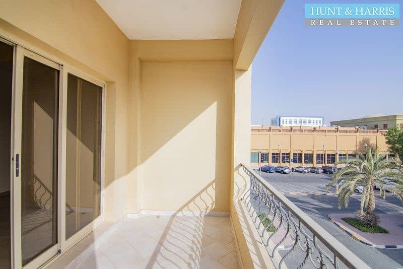 Large Studio with Golf Views Large Studio with Golf Views