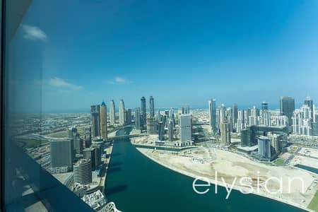 طابق تجاري  للايجار في الخليج التجاري، دبي - Full Floor | Canal and Burj Khalifa Views