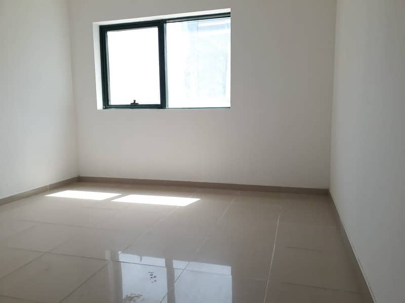 Hot offer al taawun sharja 370 sqft studio opposit to arb mall easy access to dubai rent only 11,990k