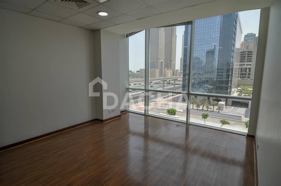 2 Luxry Office /Onxy tower view /Near metro