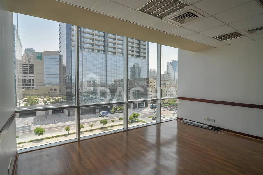 4 Luxry Office /Onxy tower view /Near metro