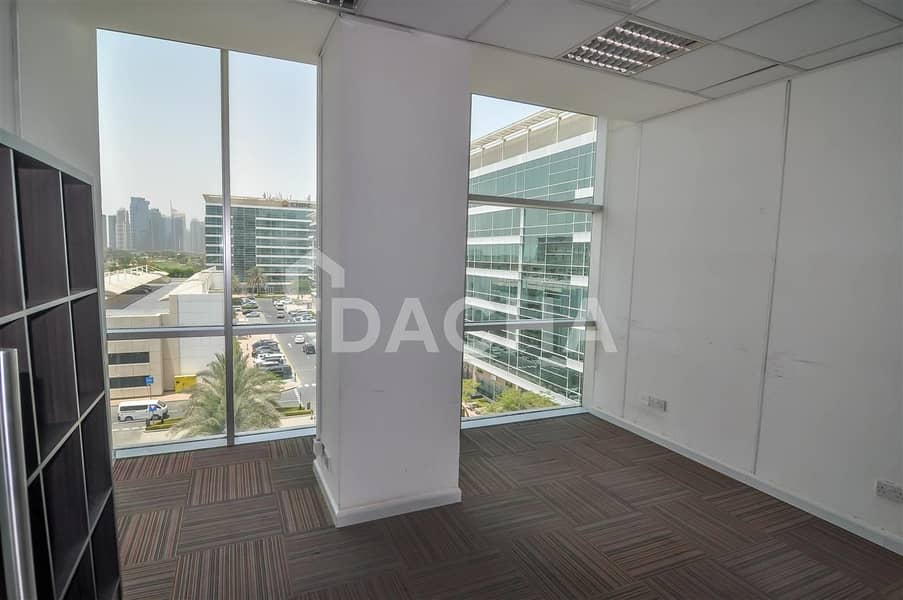 11 Luxry Office /Onxy tower view /Near metro