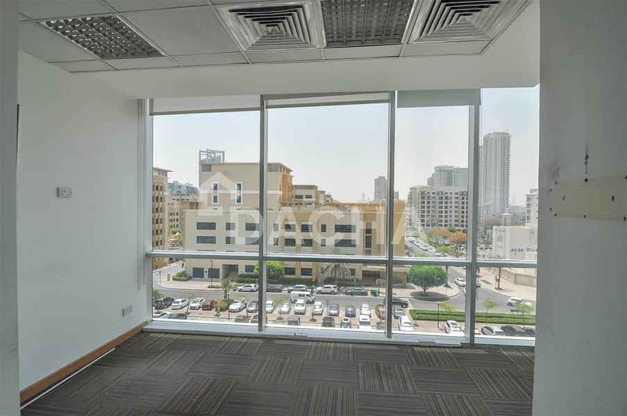 15 Luxry Office /Onxy tower view /Near metro