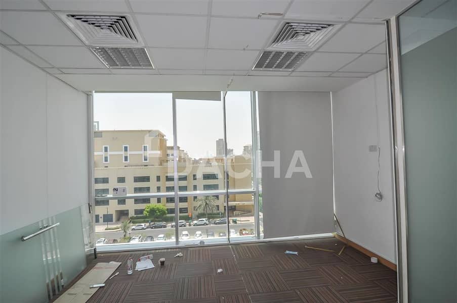 16 Luxry Office /Onxy tower view /Near metro