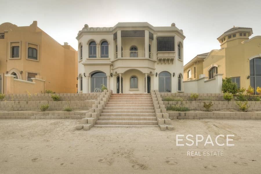 Skyline |Atrium Entry With Extended Plot Skyline |Atrium Entry With Extended Plot