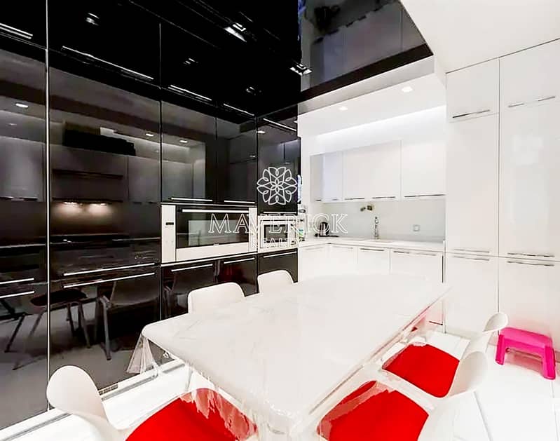 11 3-Storey | Upgraded Luxury 5BR Villa | VOT