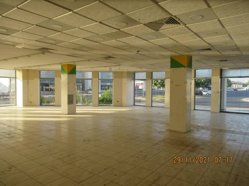 6000 sq ft showroom |Road facing|chillers free|private pantry&Toilet|2 months free|480k p/a.