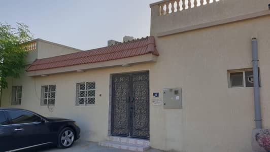 4 Bedroom Villa for Sale in Al Riqqa Suburb, Sharjah - Arabic house for sale in Al Ghafia area in Sharjah