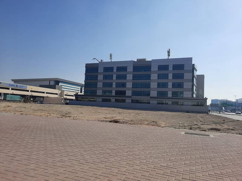 位于阿尔加胡德，迪拜国际机场大道 的工业用地 22000000 AED - 5568110