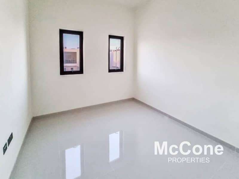 7 Ready to Move in | Corner + End Unit | View Today