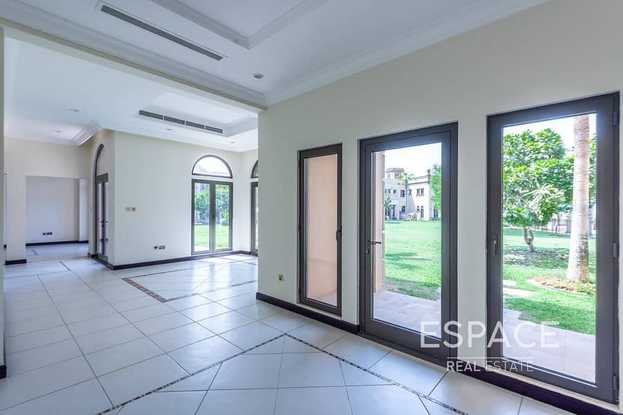 7 Well Priced 3 Bed Canal Cove Villa | Vacant on Transfer