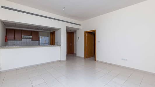 شقة 1 غرفة نوم للايجار في الروضة، دبي - Road view chiller free perfect location