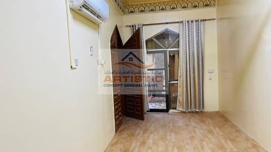 5bedroom seprate entrance house on very prime location of old shahama available for rent