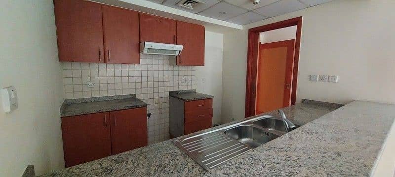 9 Luxury Apartment | Closed Kitchen |High Floor|Great Location