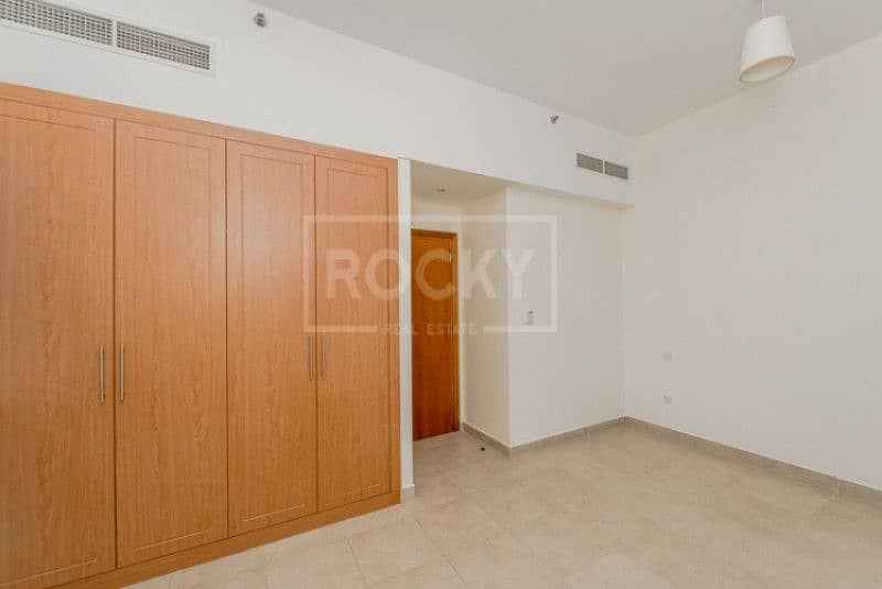 8 Close to Metro | Unfurnished |Huge 1 Bed