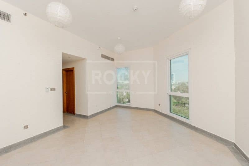 10 Close to Metro | Unfurnished |Huge 1 Bed