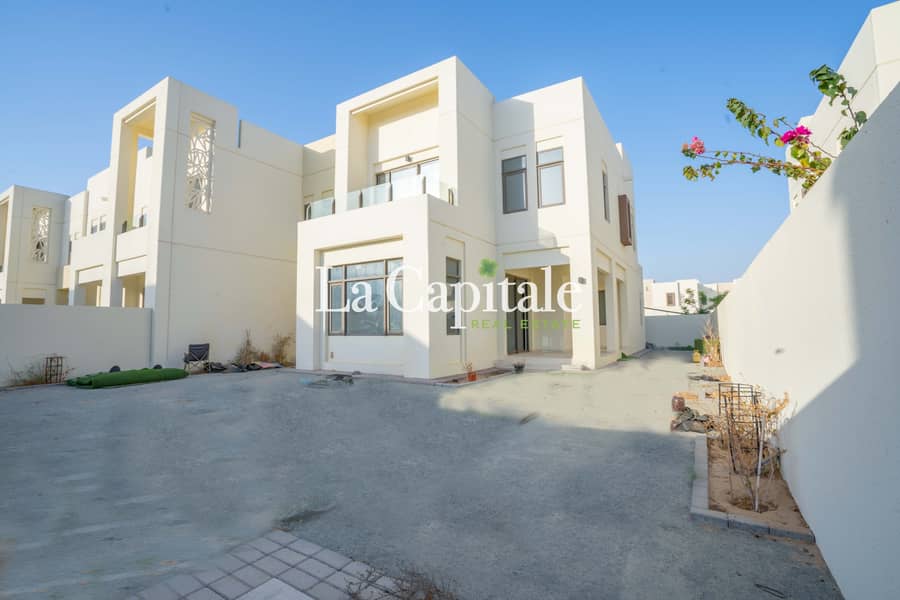 Full Pool & Park View | Type F | 4 Beds