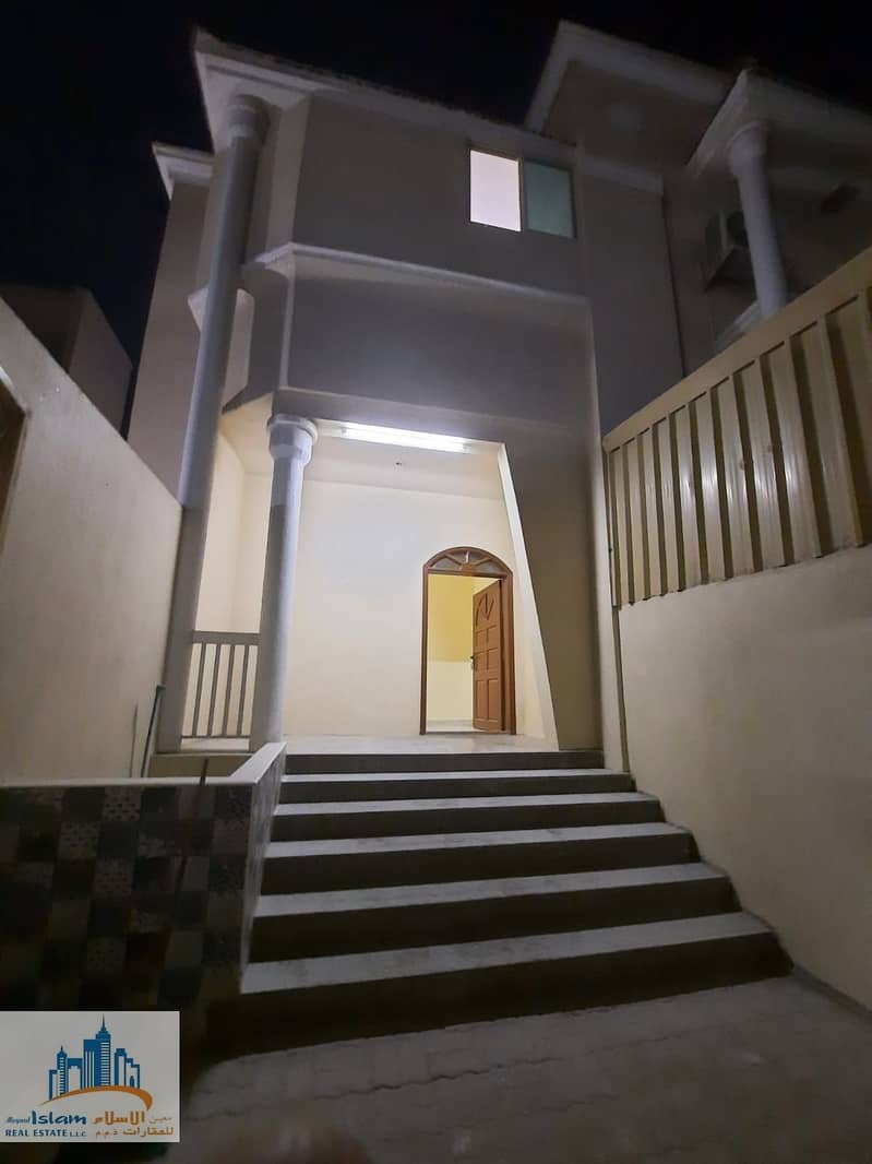 SEPARATE VILLA 1ST FLOOR  FURNISHED 3 BED BIG  MAJLIS  WITH ELECTRICITY AND WATER