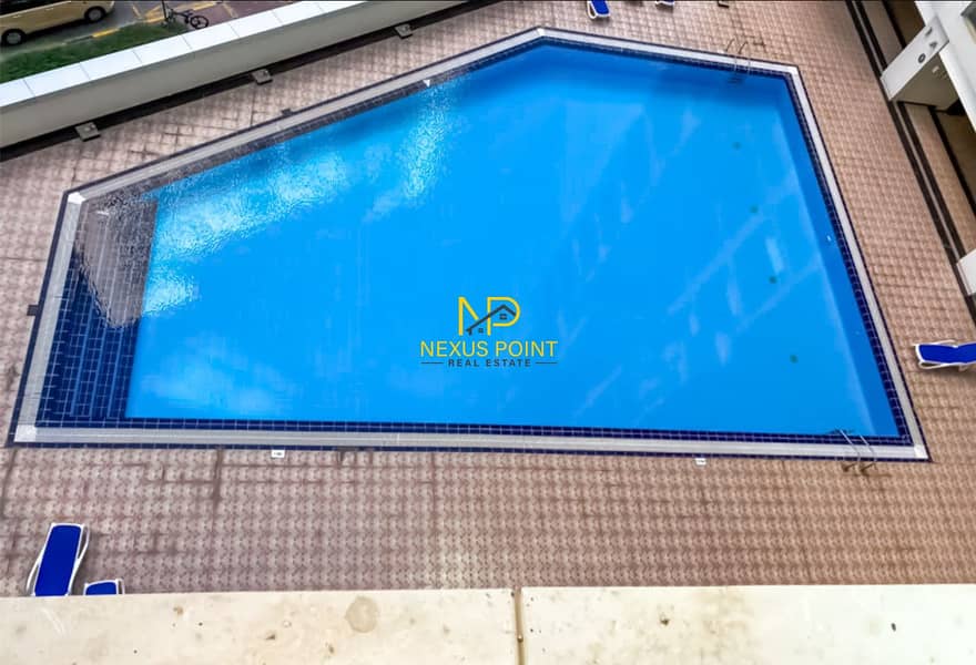 13 Pool View | Near To Metro | Well Maintained