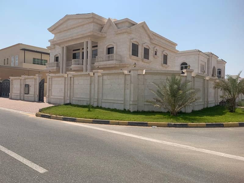 For rent a villa in Sharjah area al-Houshy central air conditioning the first inhabitant. . .