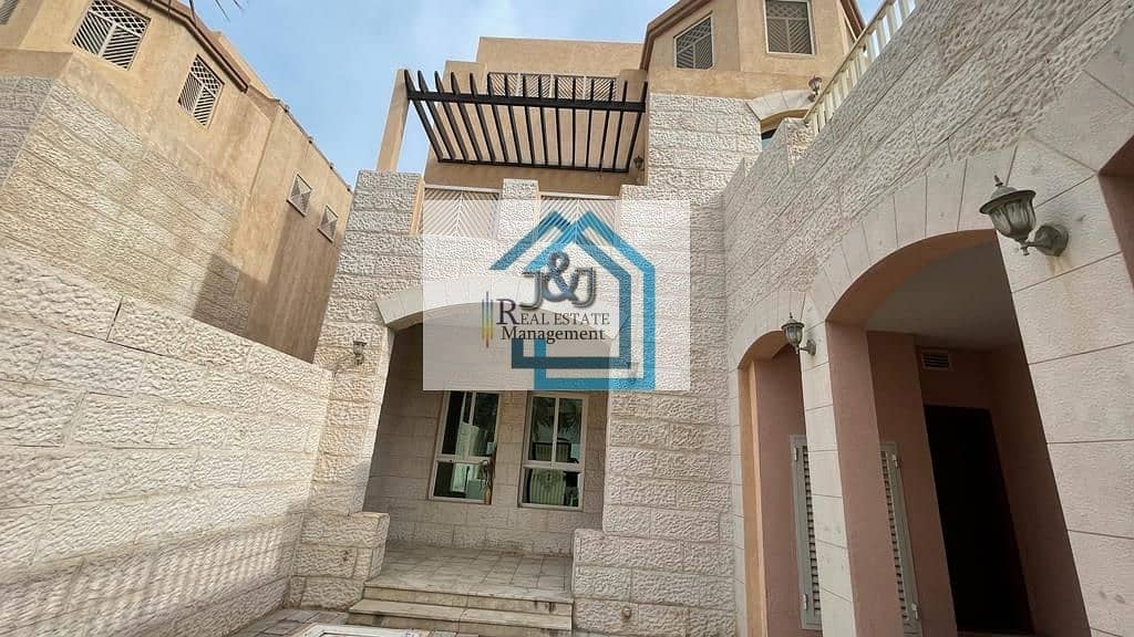 Amazing 4 BR Villa in a good community in Mushrif gardens with Following features