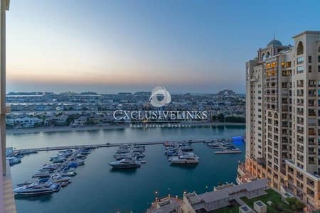 2 Bedroom Flat for Sale in Palm Jumeirah, Dubai - Full Atlantis View from Spacious Terrace