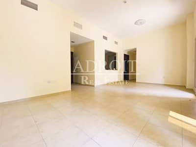 3 Bedroom Flat for Sale in Remraam, Dubai - Captivating 3 Bedroom | Bright Apt w/ 2 Parking. .