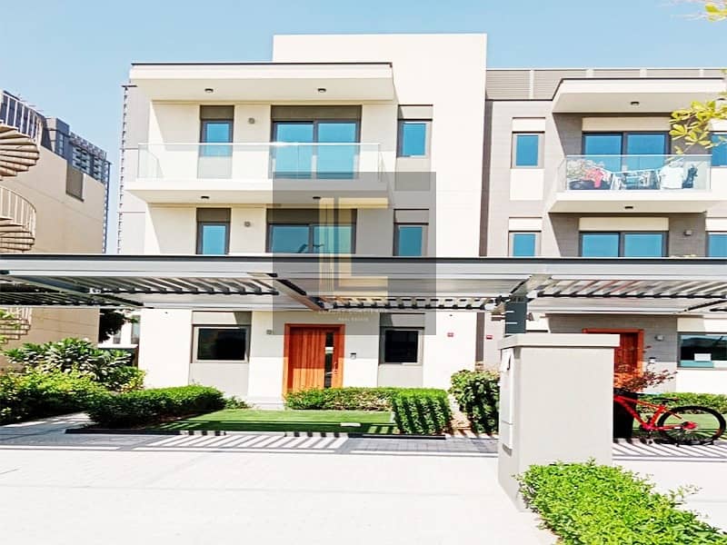 Private Lift|Fully Furnished|Luxurious Townhouse