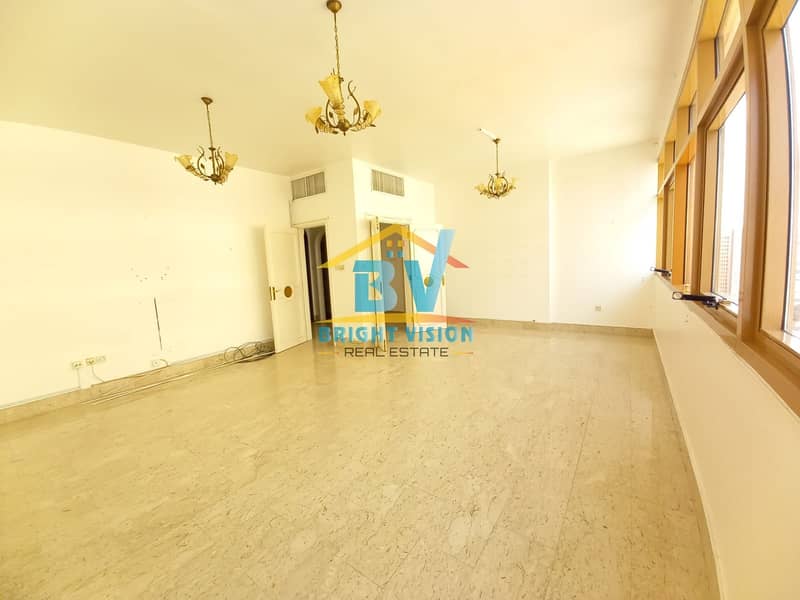HOT DEAL!!   Well Maintained 3 BHK in Affordable Price | Near WTC Corniche